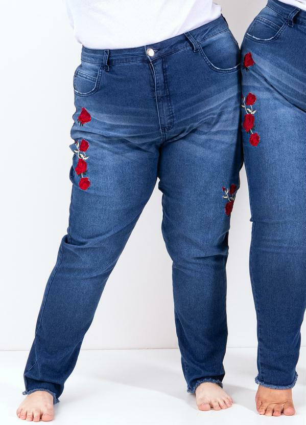 CALCA JEANS COM BORDADO PLUS SIZE - MARGUERITE